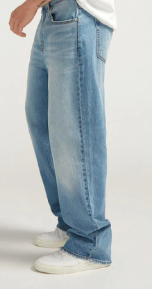 Men’s Light Blue Relaxed Fit Denim Jeans – Casual Street Style